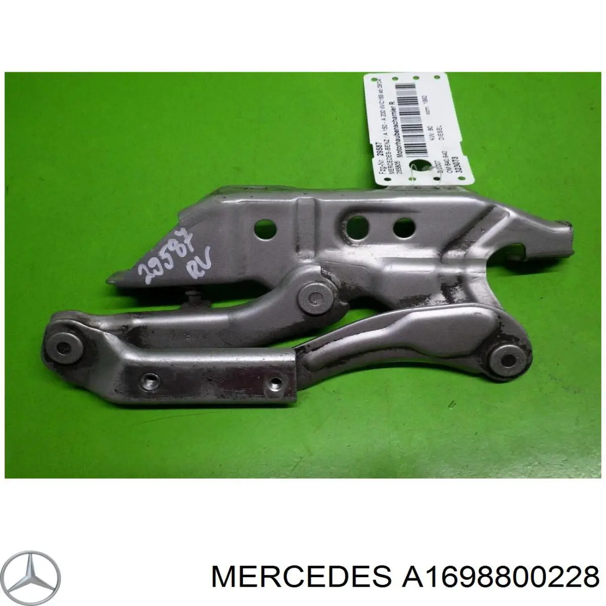 1698800228 Mercedes 