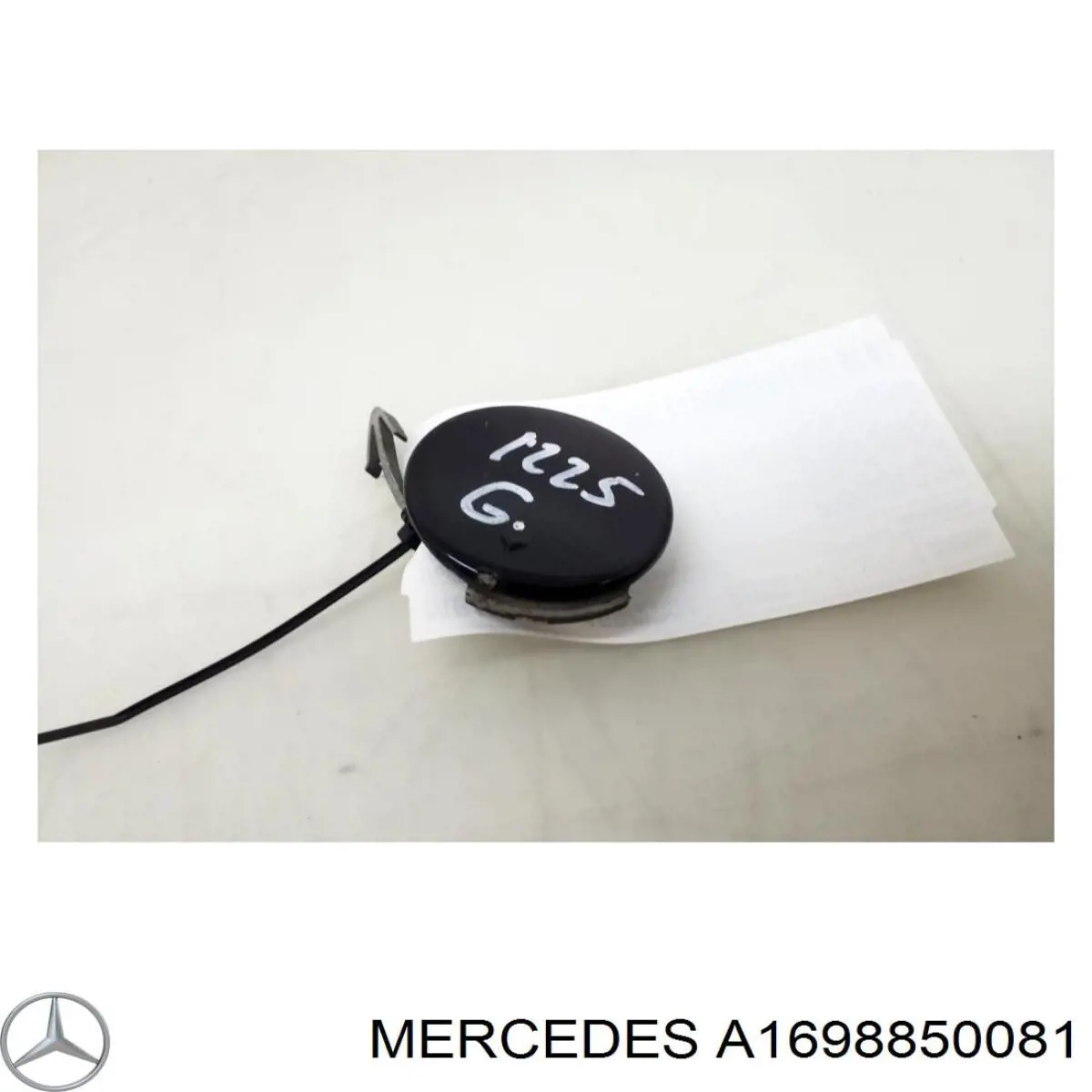 A1698850081 Mercedes Заглушка бампера буксирувального гака, передня