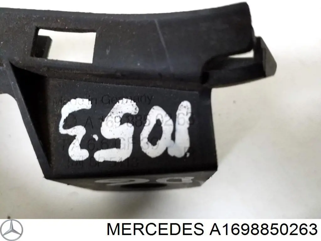 Купити A1698850263 Mercedes Направляюча заднього бампера, права