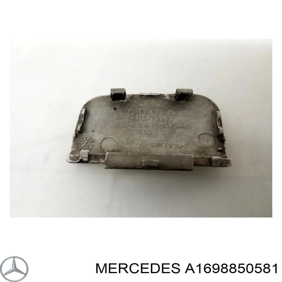 A1698850581 Mercedes Заглушка бампера буксирувального гака, передня