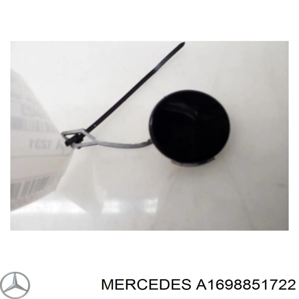 A1698851722 Mercedes Заглушка бампера буксирувального гака, задня