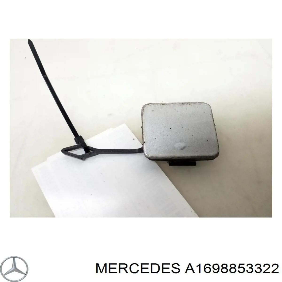 Заглушка бампера буксирувального гака, задня Mercedes A1698853322 ціна, від 8.47 USD