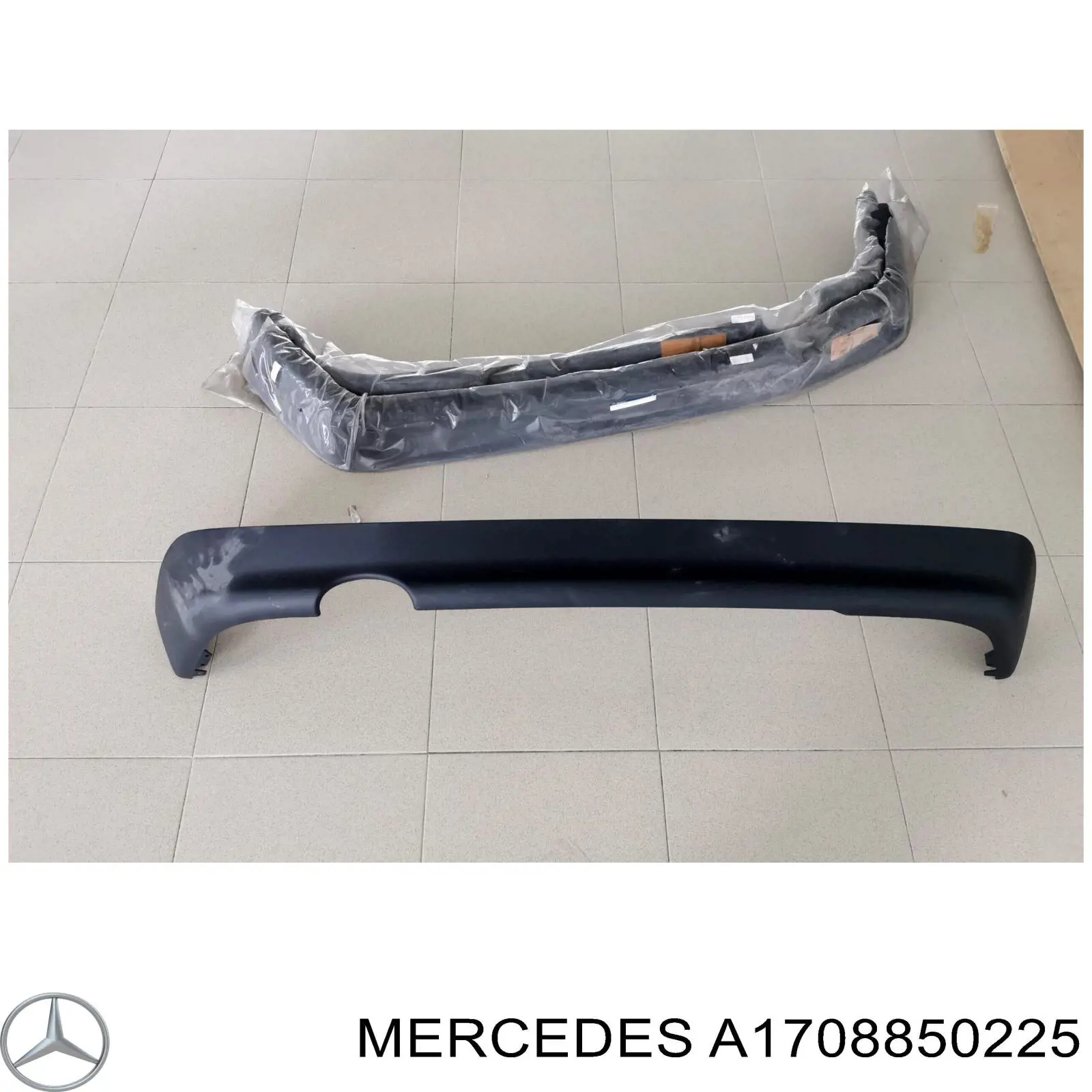 A1708850225 Mercedes Бампер задній, нижня частина