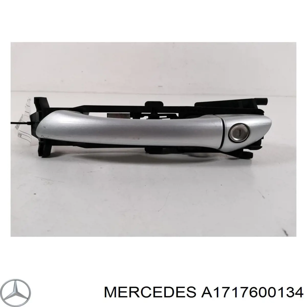 A1717600134 Mercedes Тримач зовнішньої ручки дверей, передньої лівої