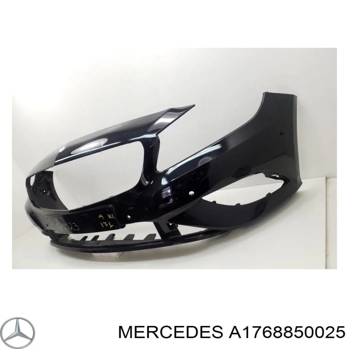 Передній бампер A1768850025 Mercedes
