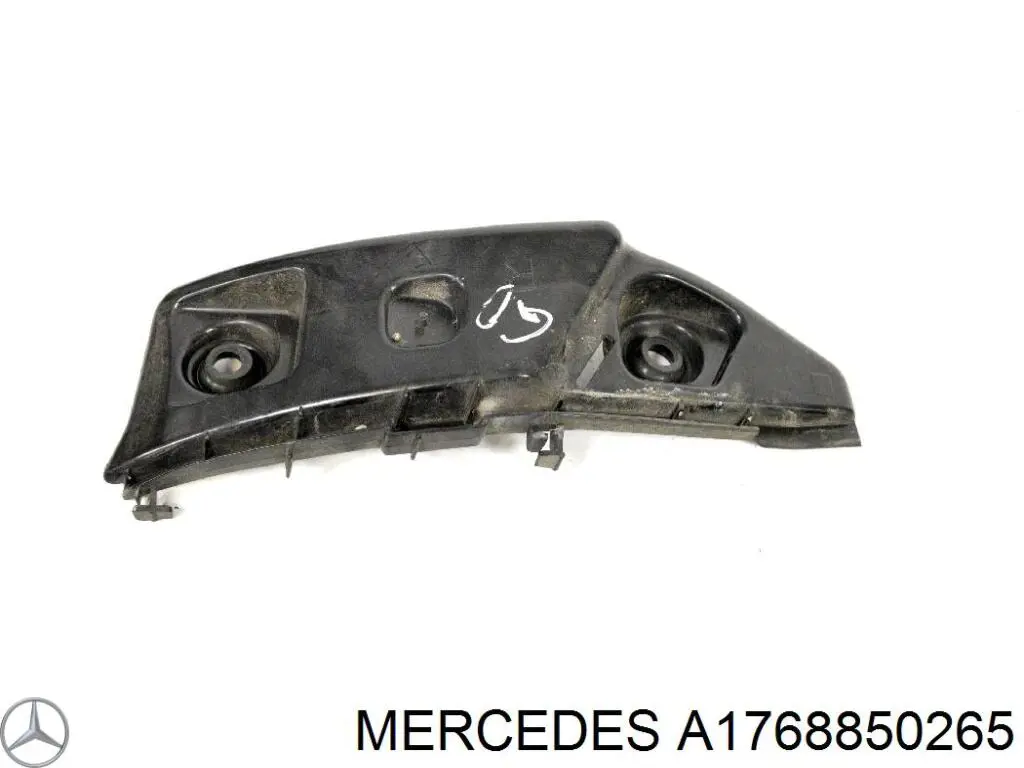 Кронштейн бампера заднього, правий A1768850265 Mercedes