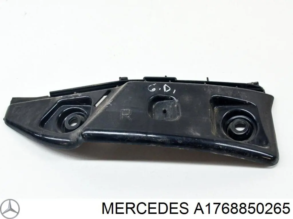 A1768850265 Mercedes Кронштейн бампера заднього, правий