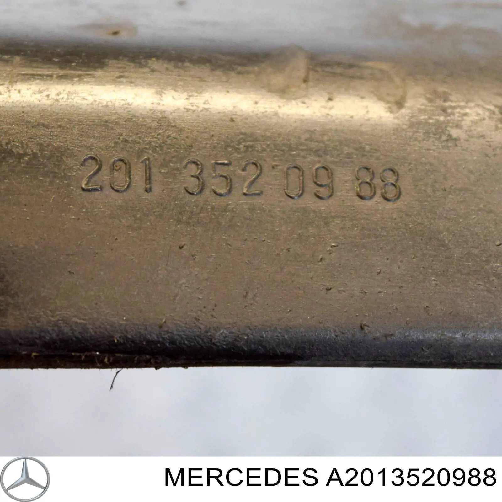 Захист заднього нижнього важеля Mercedes A2013520988
