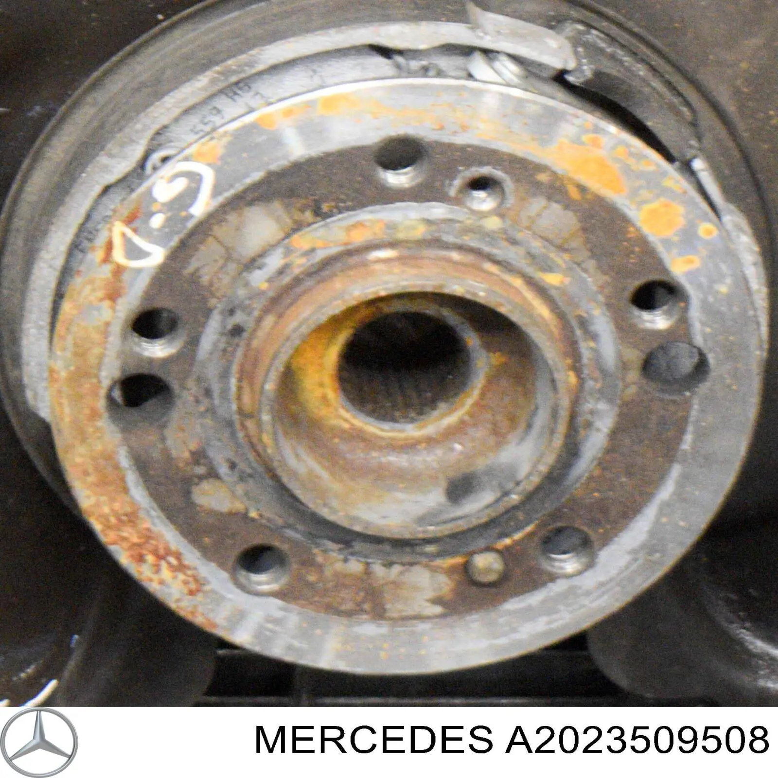 A2023509508 Mercedes цапфа - поворотний кулак задній, правий