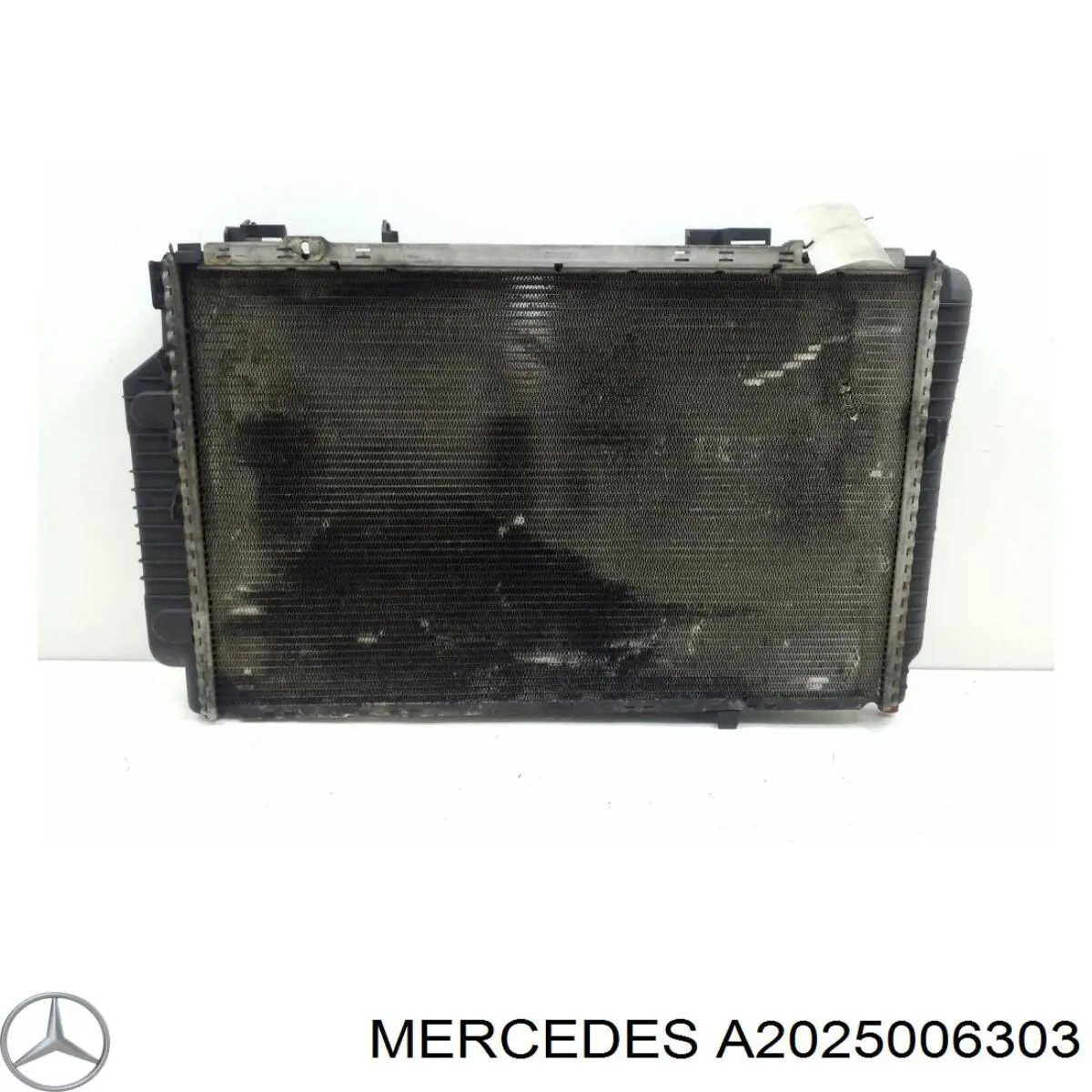 2025006303 Mercedes радіатор охолодження двигуна