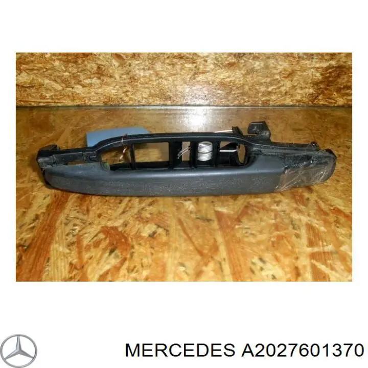 Ручка задніх дверей, зовнішня Mercedes A2027601370 ціна, від 4.97 USD