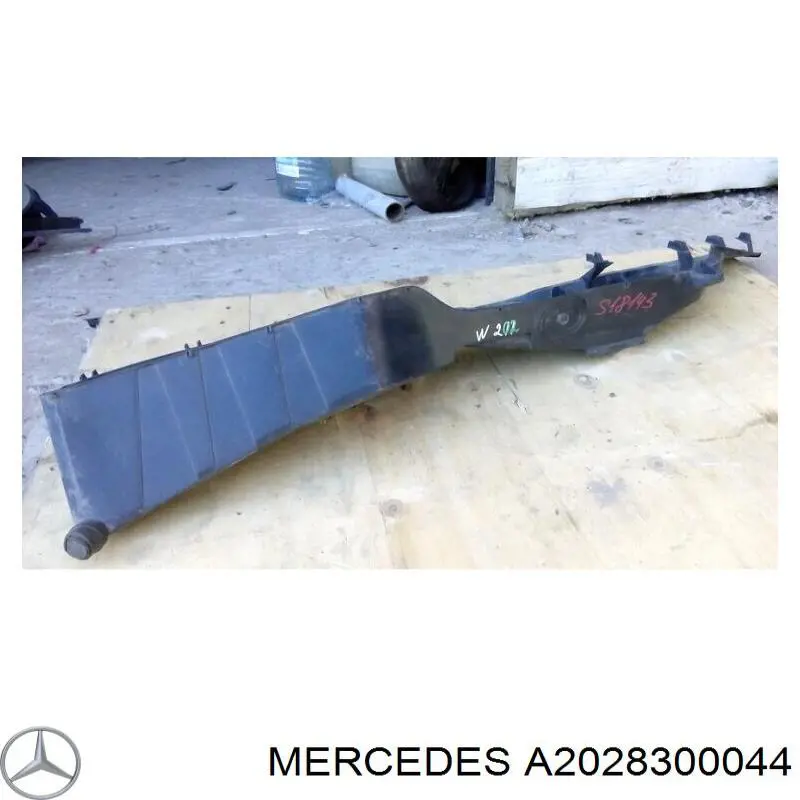 A2028300044 Mercedes Водостік лобового скла, жабо