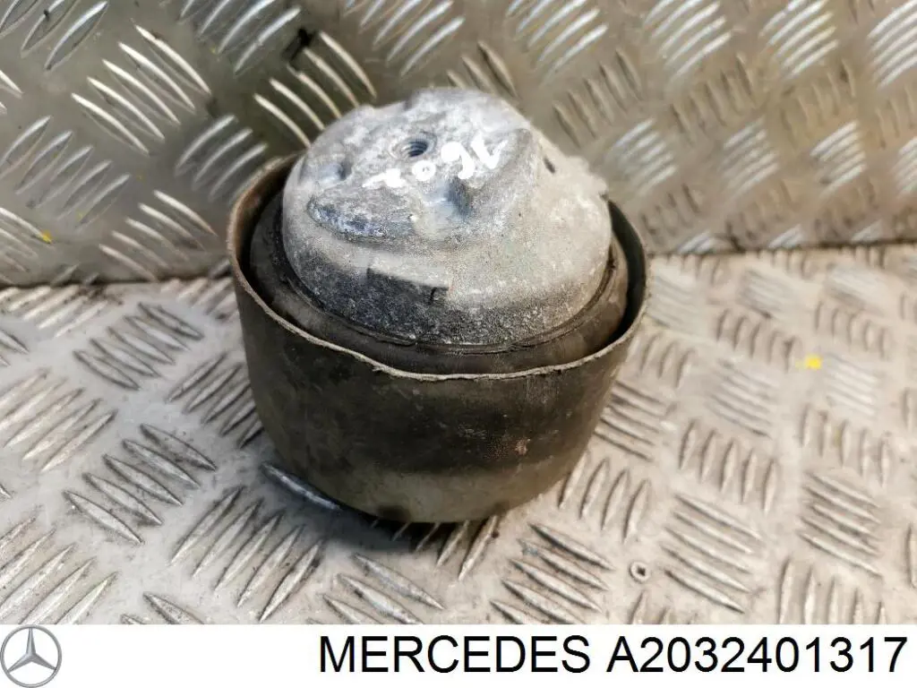Подушка (опора) двигуна ліва/права A2032401317 Mercedes