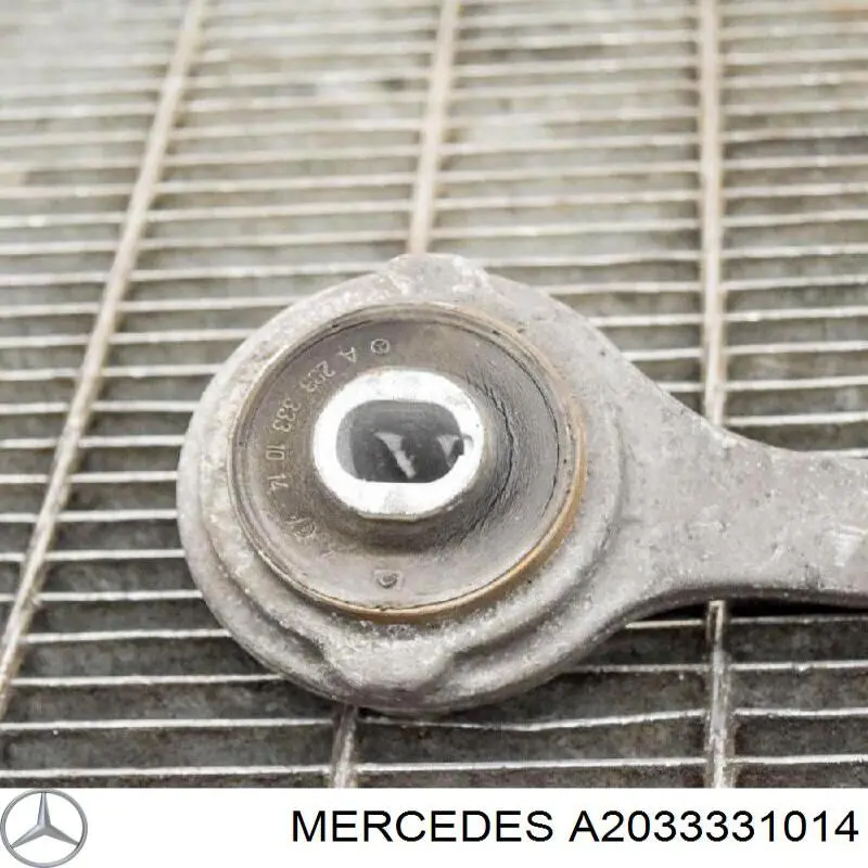 Купити A2033331014 Mercedes Сайлентблок переднього верхнього важеля