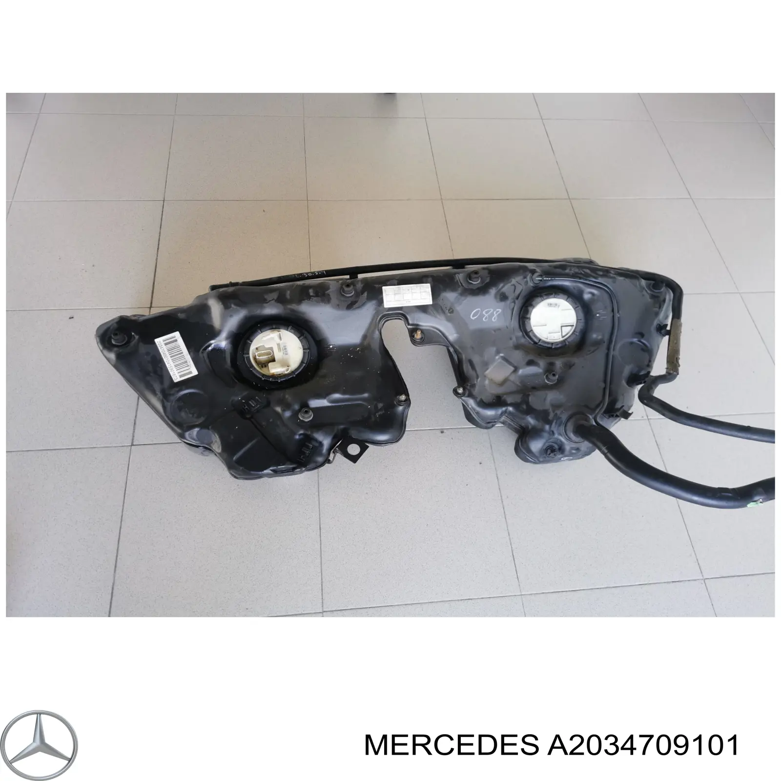 Б/бак Mercedes A2034709101 ціна, від 13.25 USD