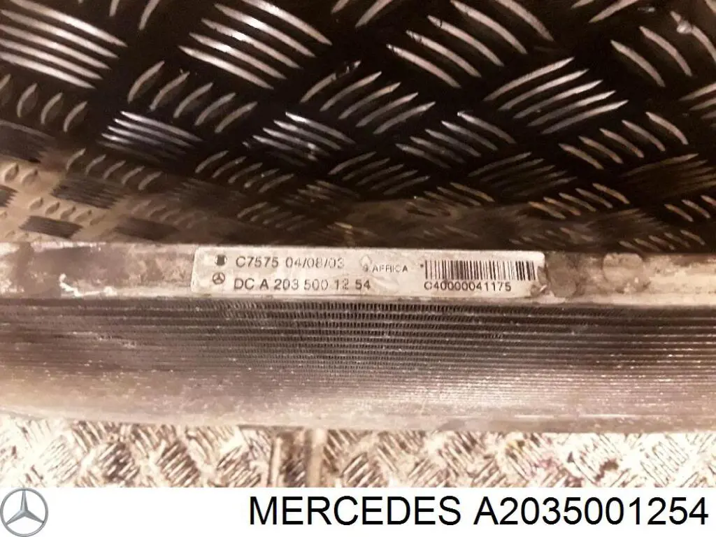 Радіатор кондиціонера A2035001254 Mercedes