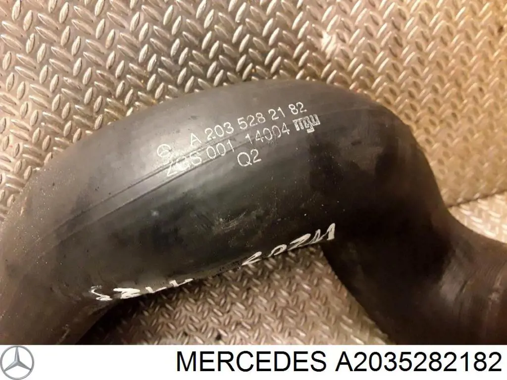 Шланг/патрубок интеркуллера A2035282182 Mercedes