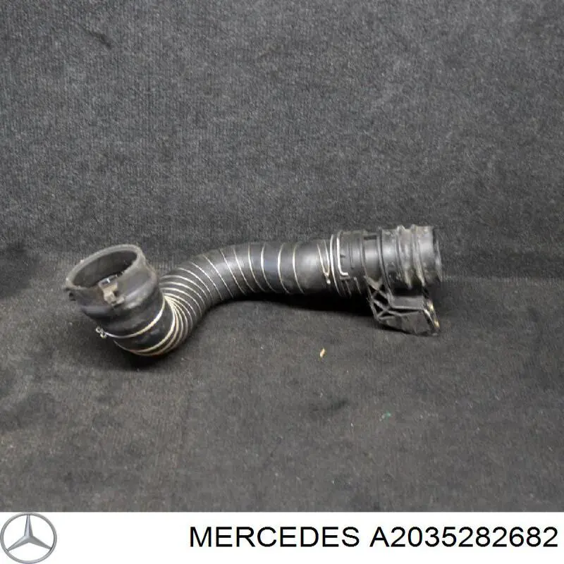 Купити A2035282682 Mercedes Шланг/патрубок интеркуллера