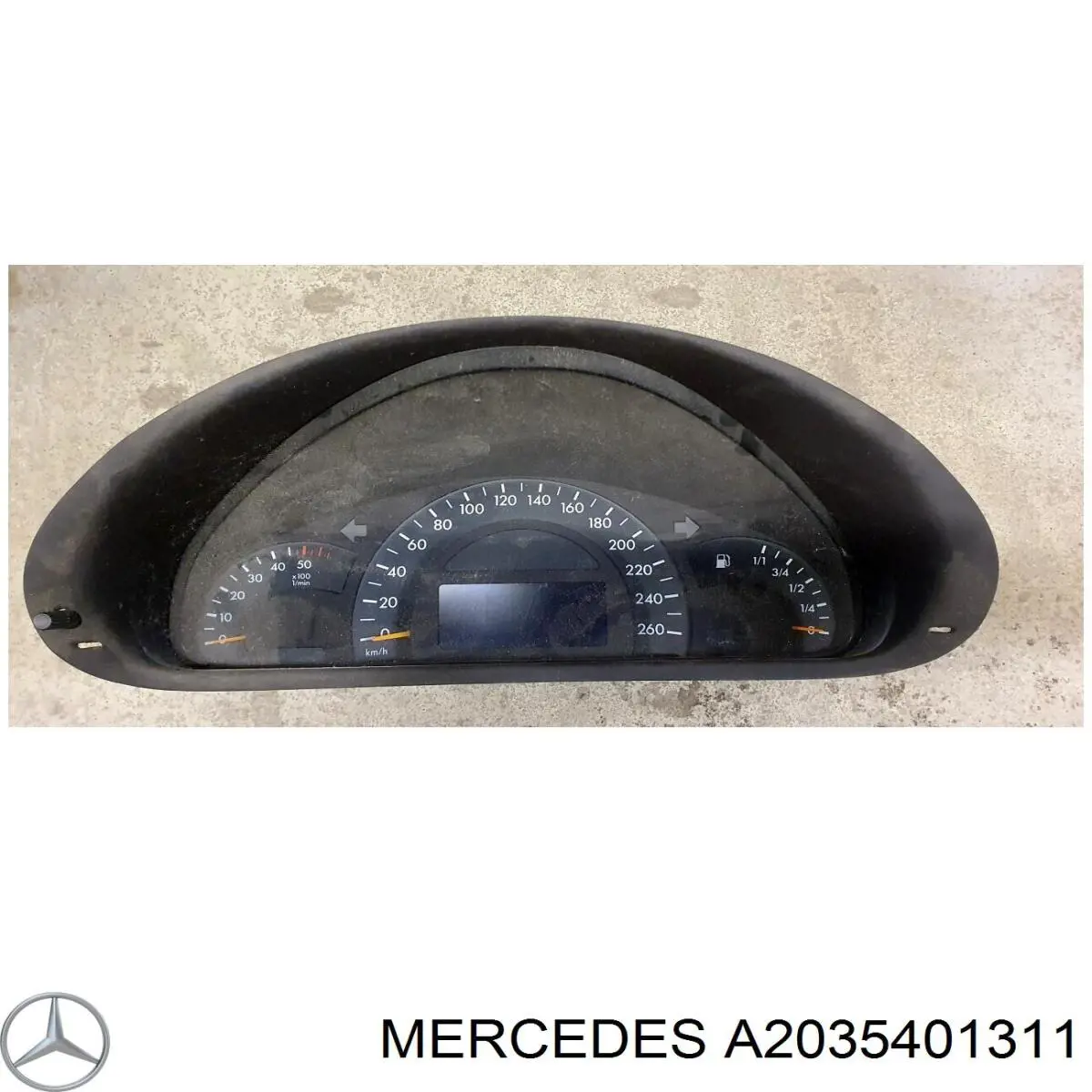 Приладова дошка-щиток приладів A2035401848 Mercedes