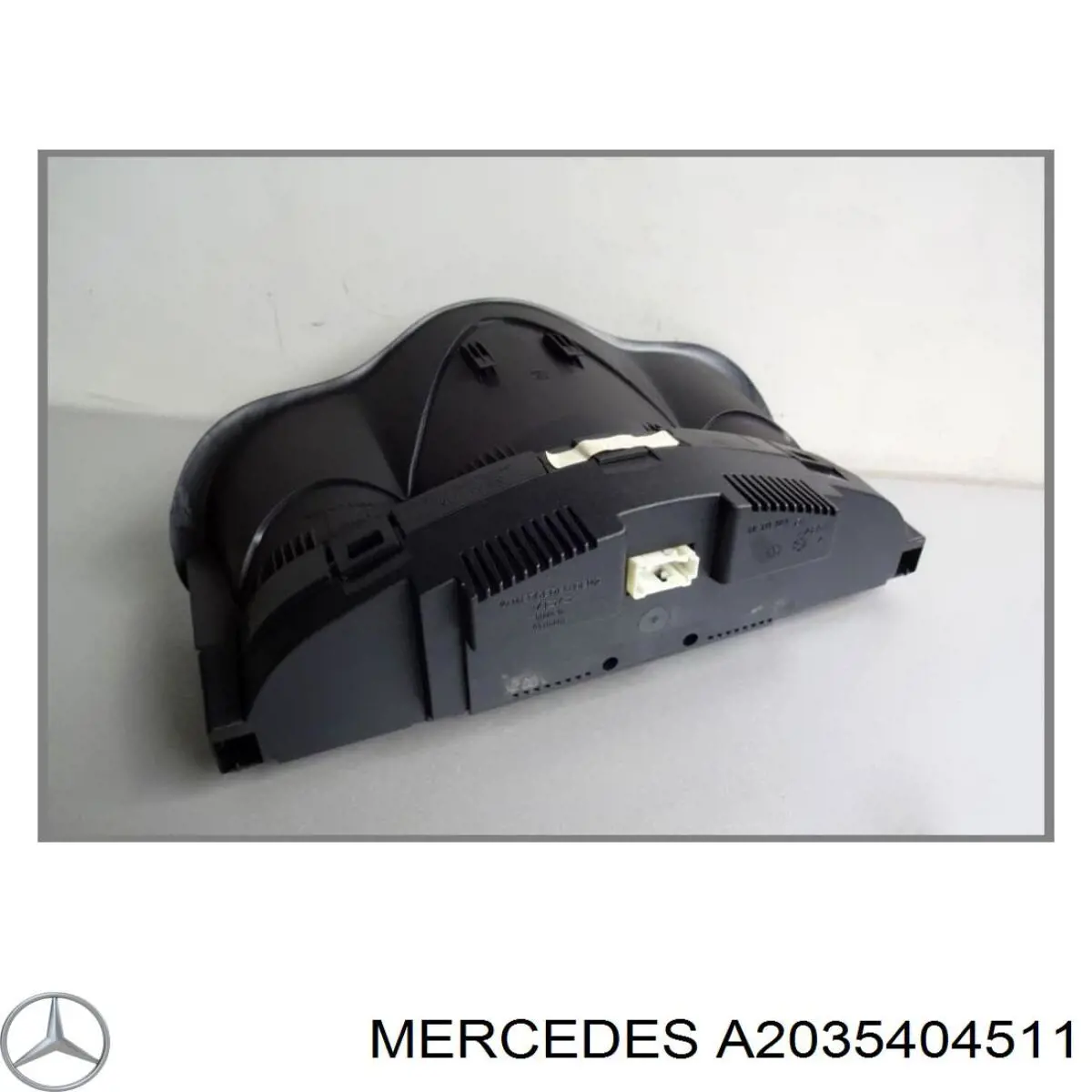 Приладова дошка-щиток приладів A2035401947 Mercedes