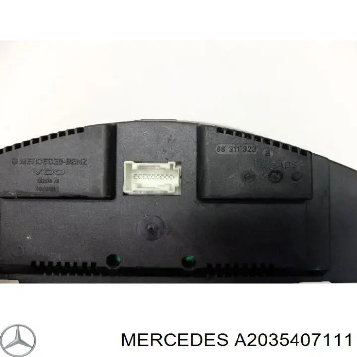 щиток приладу Mercedes A2035407111 ціна, від 39.37 USD