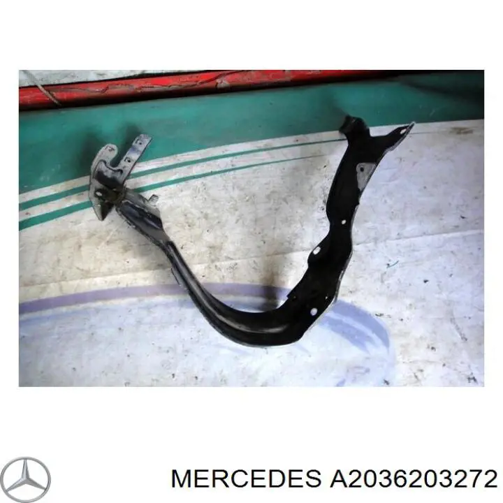 Супорт радіатора правий/монтажна панель кріплення фар A2036203272 Mercedes
