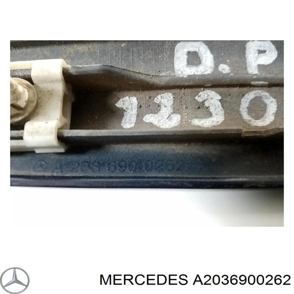 Молдинг переднього правого крила Mercedes A2036900262 ціна, від 6.40 USD