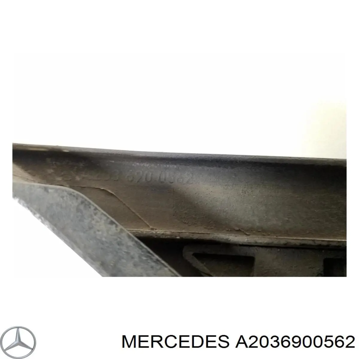 Молдинг заднього лівого крила Mercedes A2036905362 ціна, від 34.76 USD