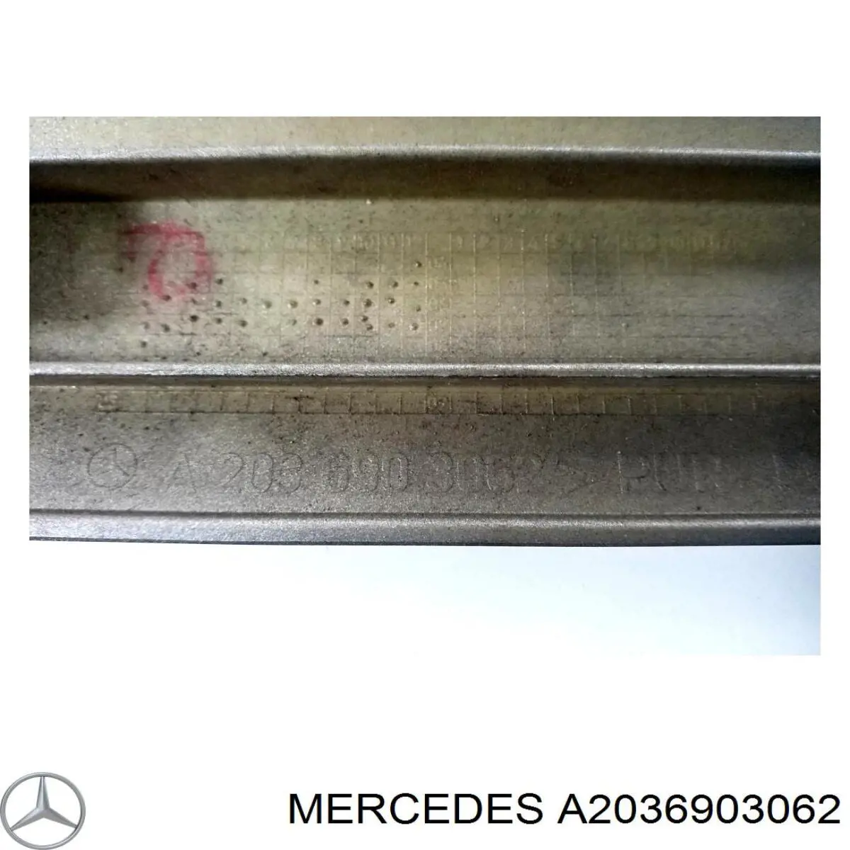 Молдинг задніх правих дверей Mercedes A2036903062 ціна, від 6.21 USD