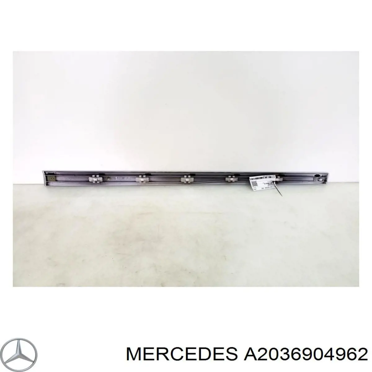 Молдинг передньої лівої двері Mercedes A2036904962 ціна, від 11.29 USD