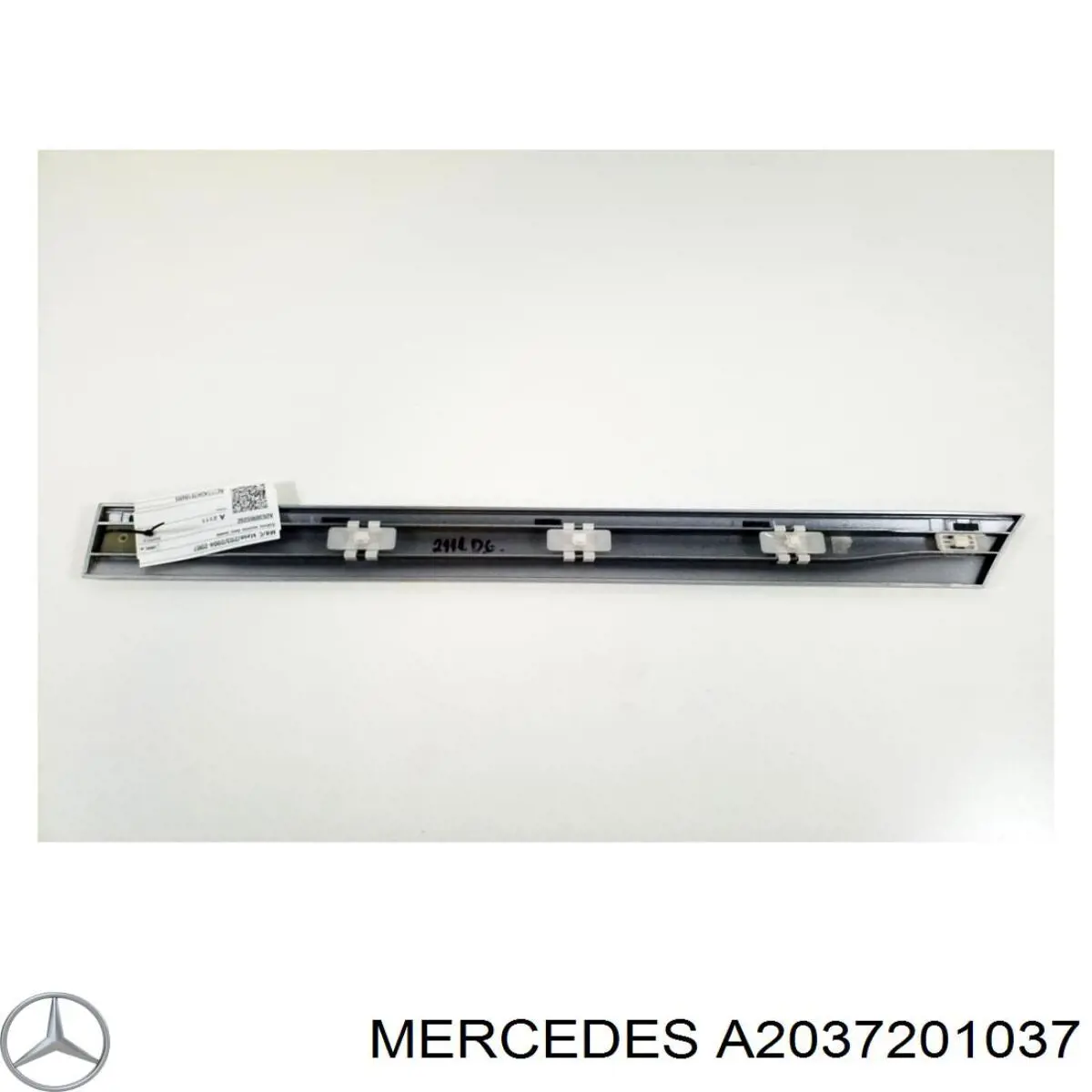 Купити A2037200437 Mercedes Петля передніх дверей, правих