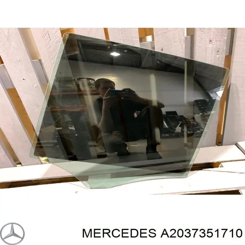 Скло задньої двері лівої Mercedes A2037350100 ціна, від 16.47 USD