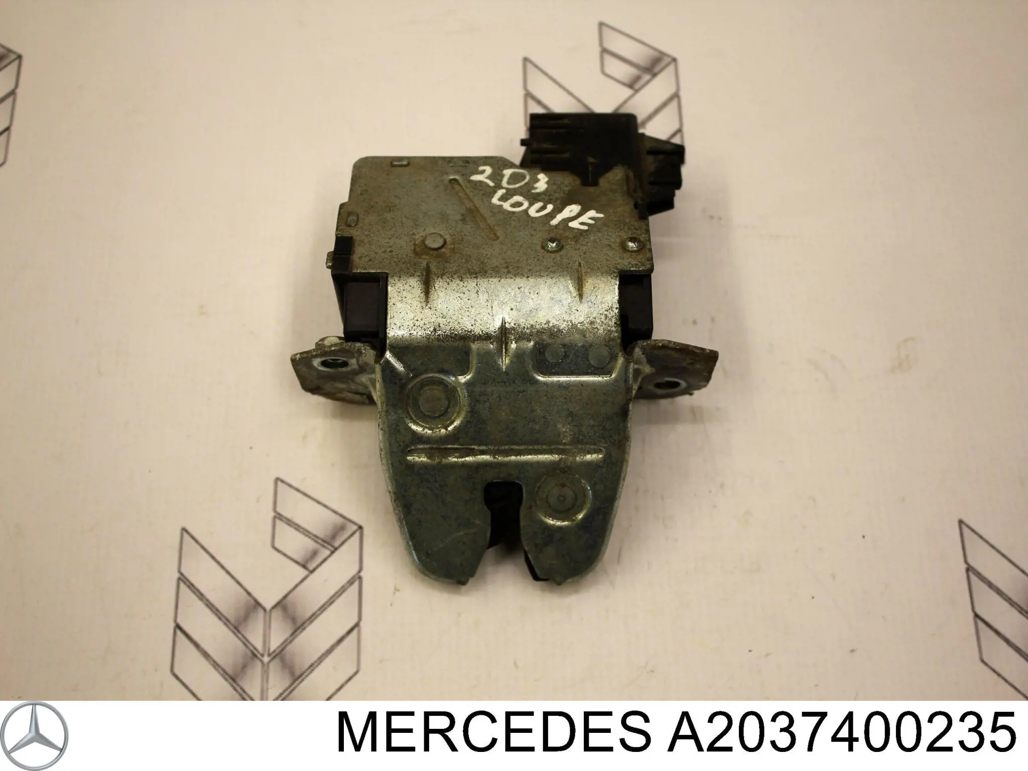 Купити A2037400235 Mercedes Замок 3/5-х дверей, задній