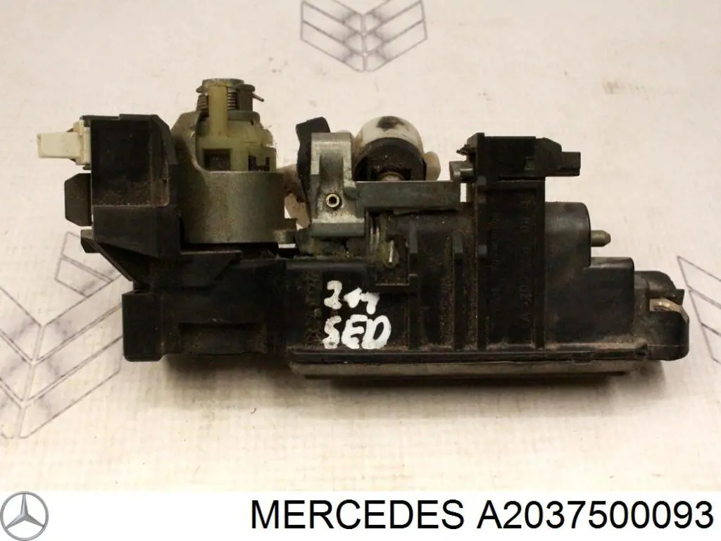 Замок дверей багажника Mercedes A2037500093 ціна, від 17.58 USD