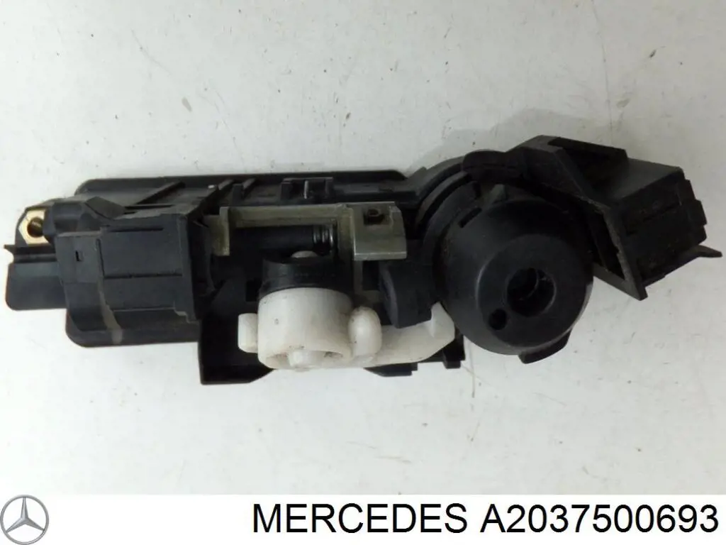 Замок дверей багажника Mercedes A2037500693 ціна, від 17.58 USD