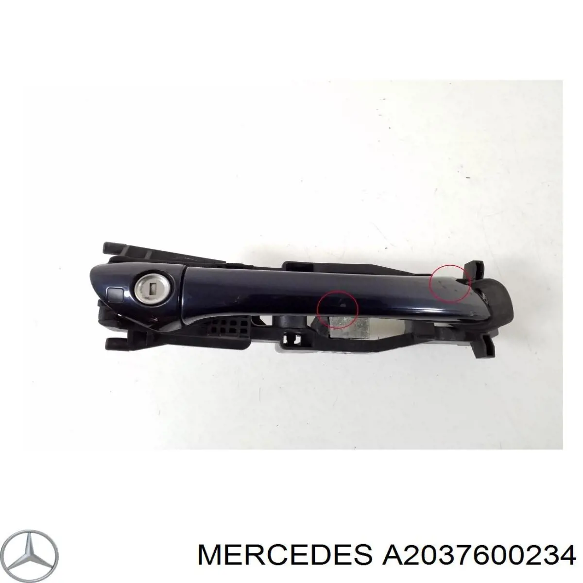 Тримач зовнішньої ручки дверей, правих дверей Mercedes A2037600234