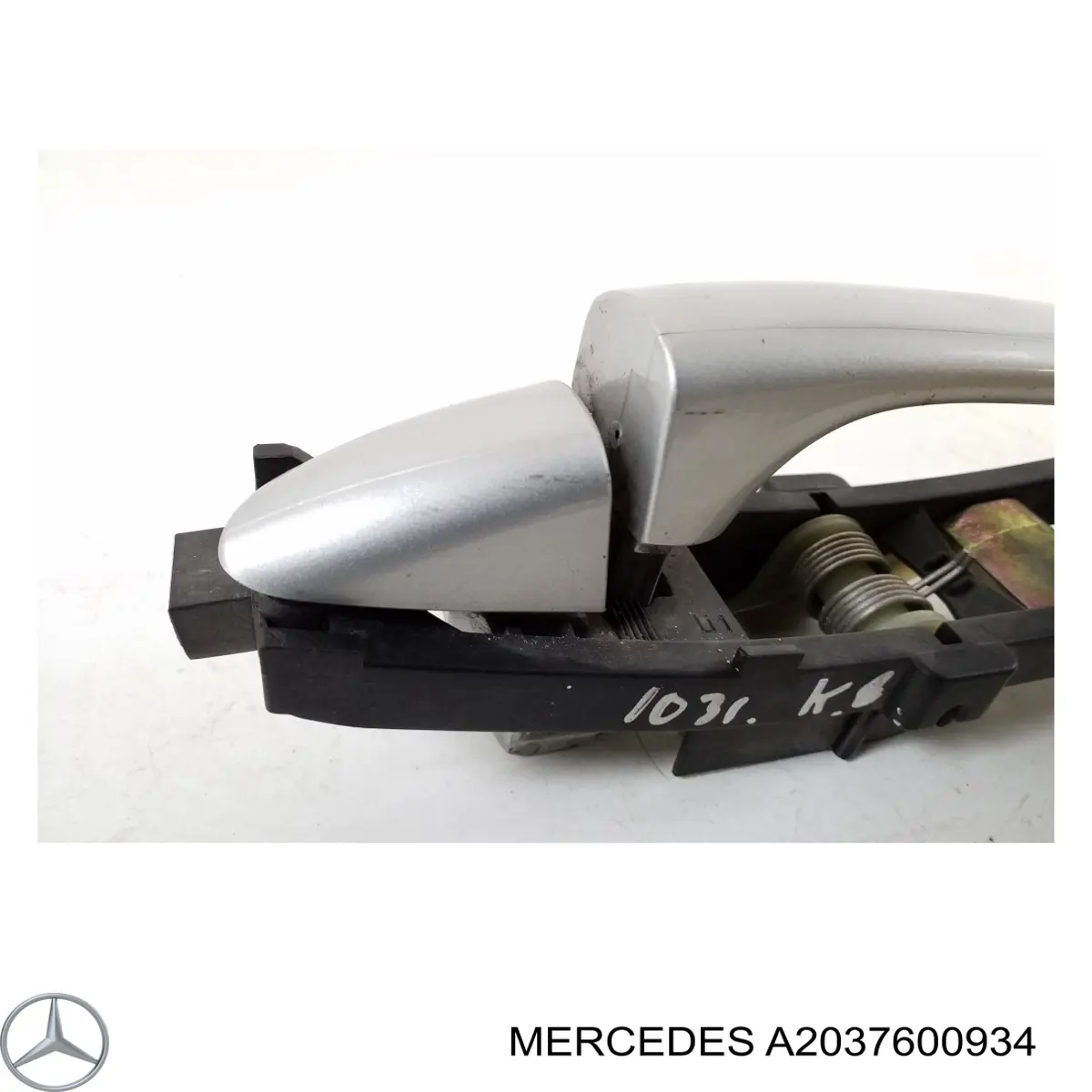Тримач зовнішньої ручки дверей, задніх лівих Mercedes A2197600170 ціна, від 5.62 USD