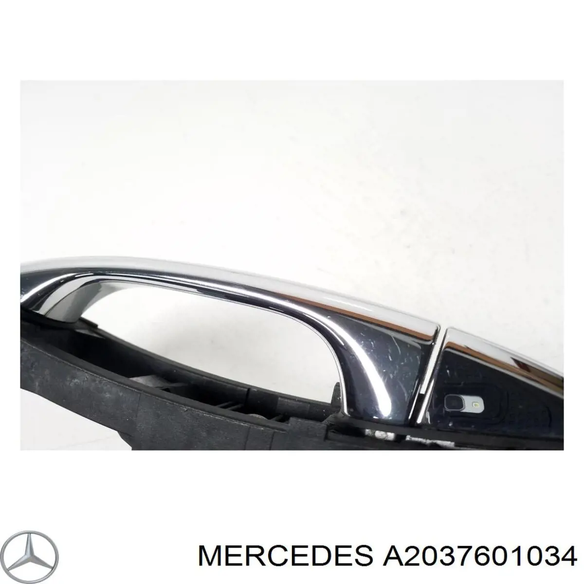 Тримач зовнішньої ручки дверей, задніх правих Mercedes A2037601034 ціна, від 29.30 USD