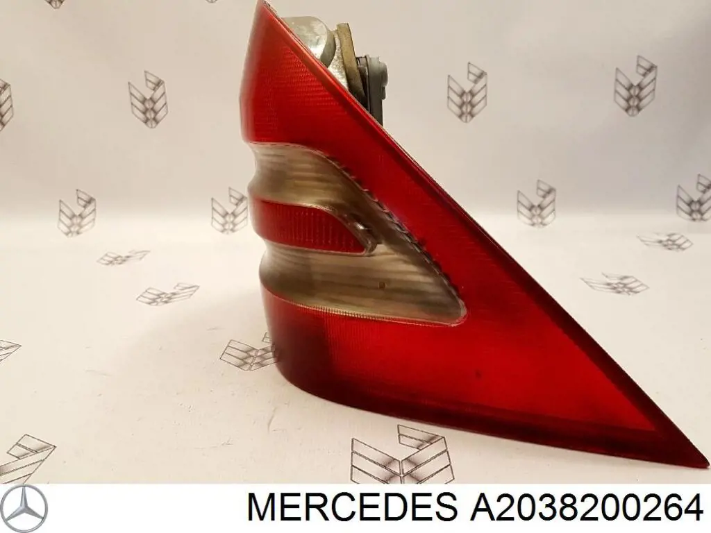 A2038200264 Mercedes Ліхтар задній правий