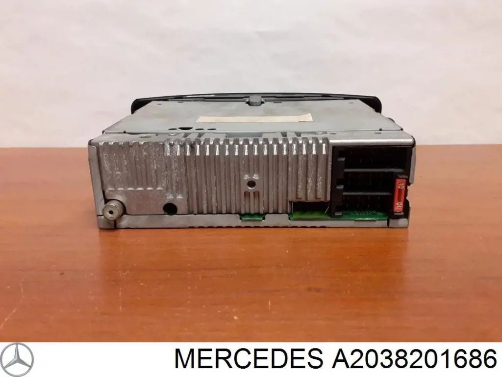 A2038201686 Mercedes Магнітола (радіо AM/FM)
