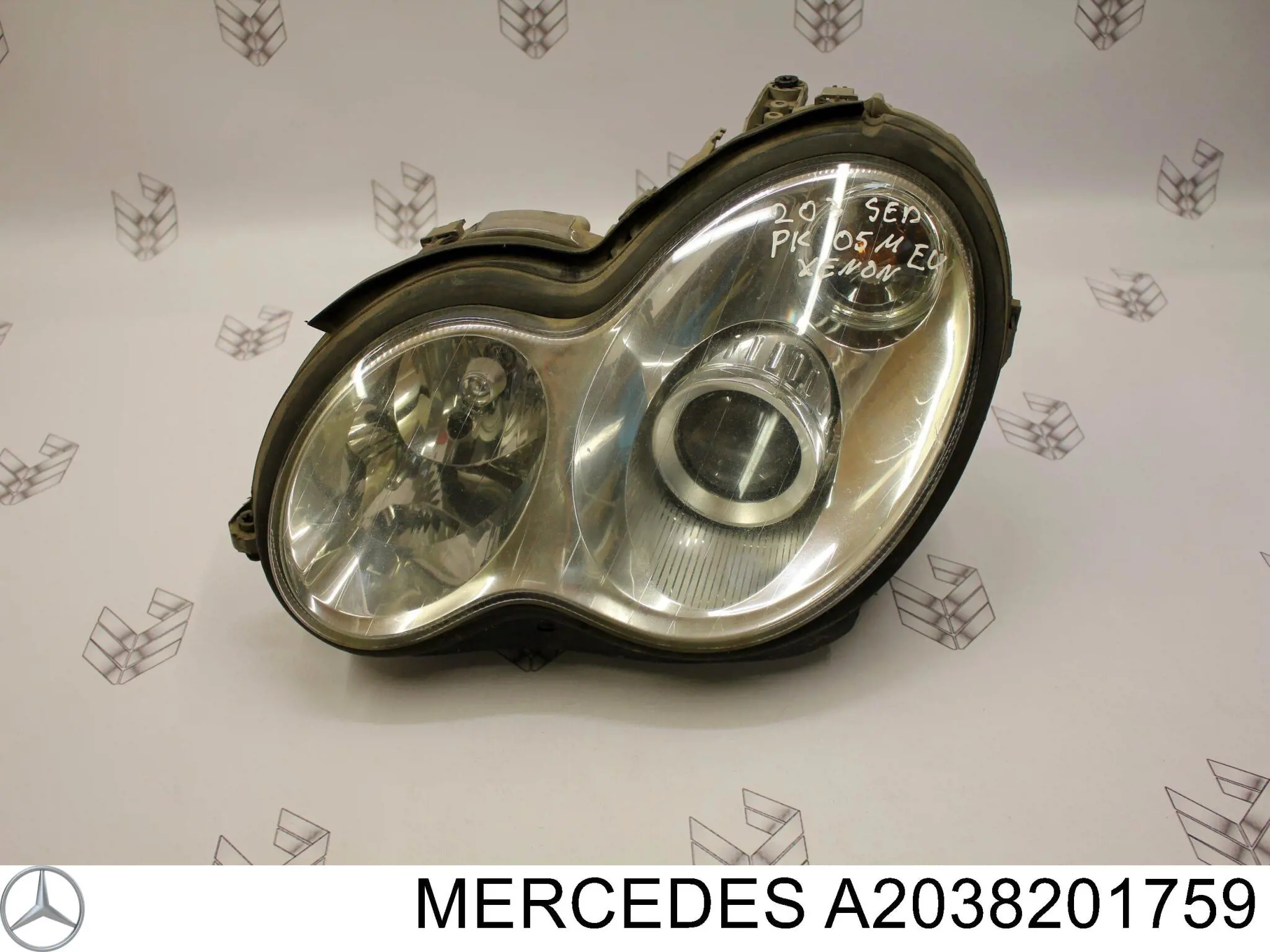 Купити A2038201759 Mercedes Основна фара в зборі ліва