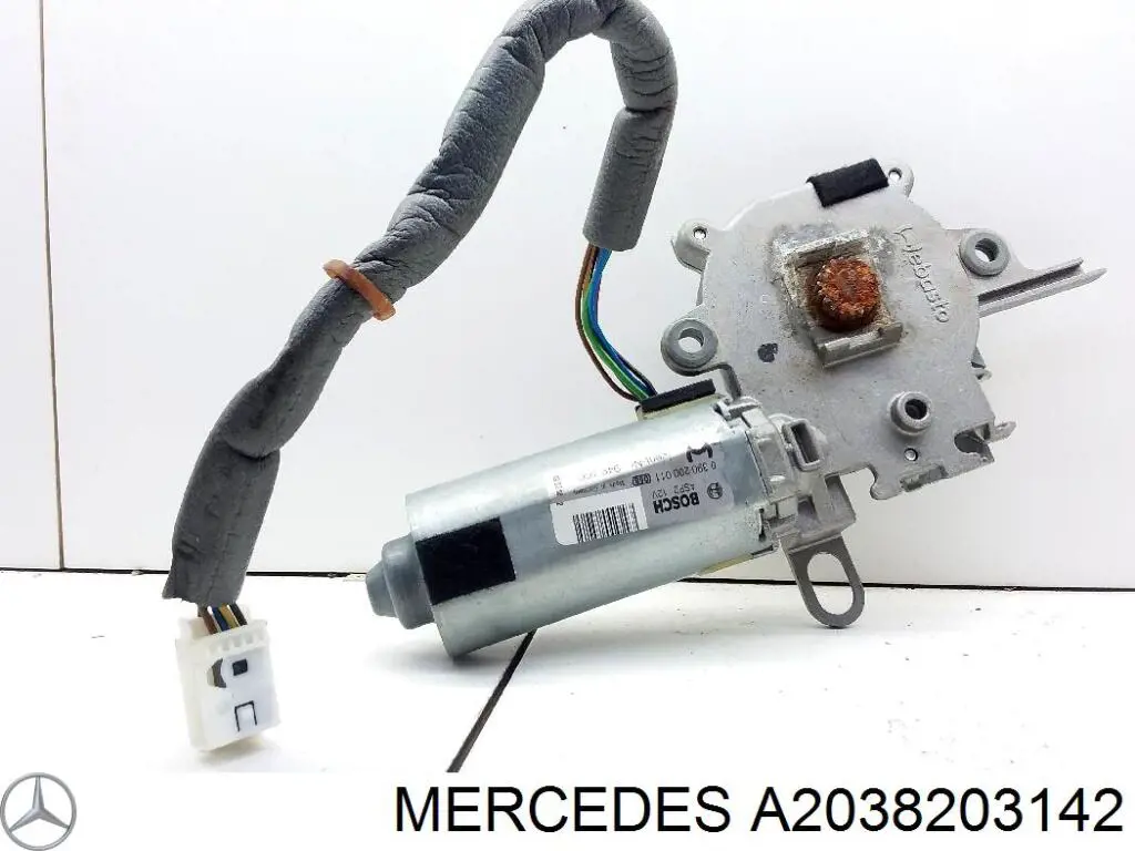 Двигун приводу люка Mercedes A2038203142 ціна, від 22.78 USD