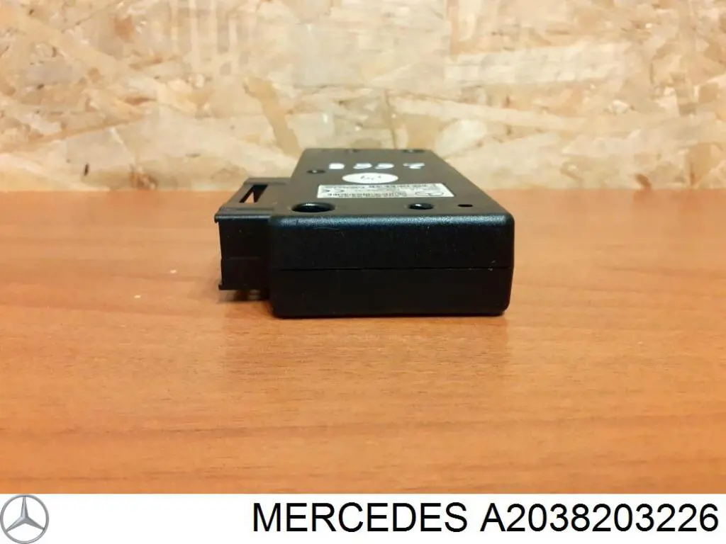 Блок керування телефоном Mercedes A2038203226 ціна, від 5.56 USD