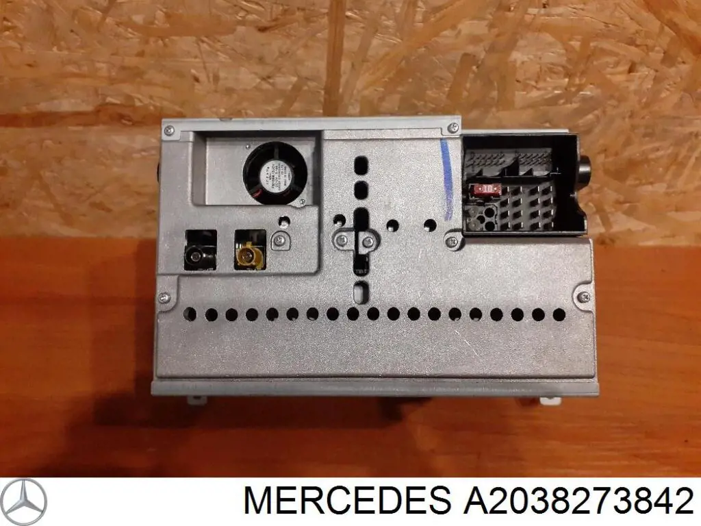 Магнітола (радіо AM/FM) Mercedes A2038703689 ціна, від 45.71 USD