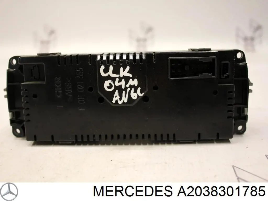 Блок управління кондиціонером A2038301785 Mercedes