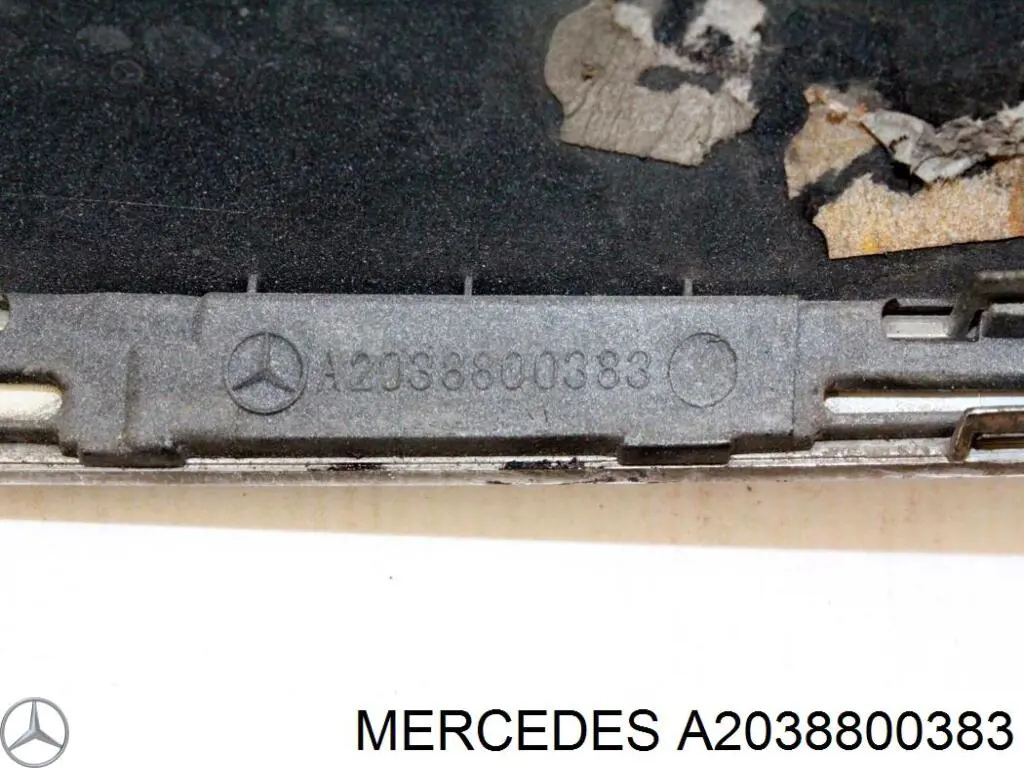 A2038800383 Mercedes Решітка радіатора