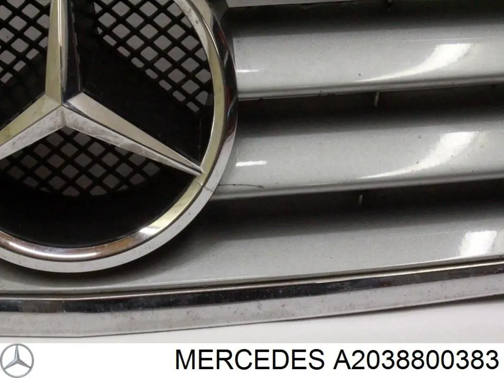 Решітка радіатора A2038800383 Mercedes