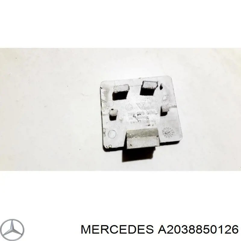 A2038850126 Mercedes Заглушка бампера буксирувального гака, задня