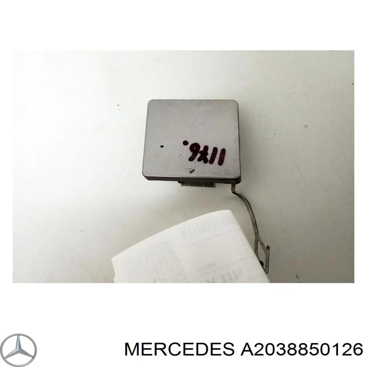 Заглушка бампера буксирувального гака, задня Mercedes A2038850126 ціна, від 12.67 USD