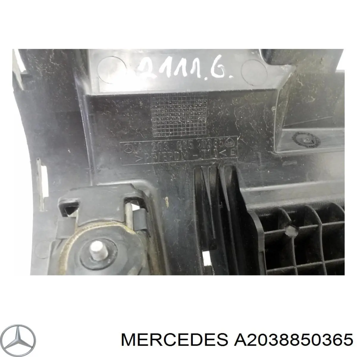 Кронштейн бампера заднього Mercedes A2038850365 ціна, від 18.22 USD